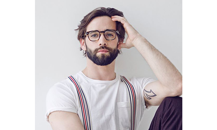 mens-medium-length-hairstyle-glasses