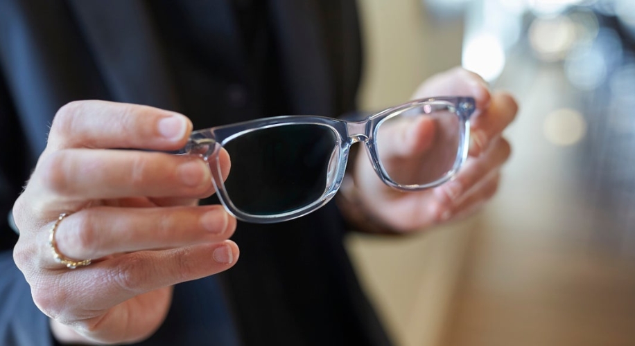 Customizing Your Eyeglass Experience: From Lens to Frame