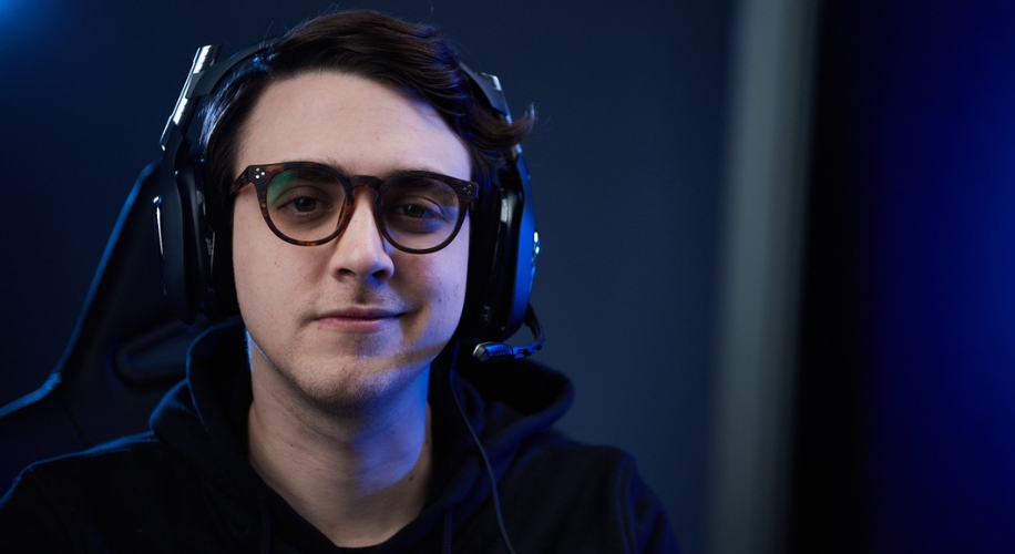 GG (Gamer Glasses): Enhance Your Gaming Experience with Stylish Gaming Frames