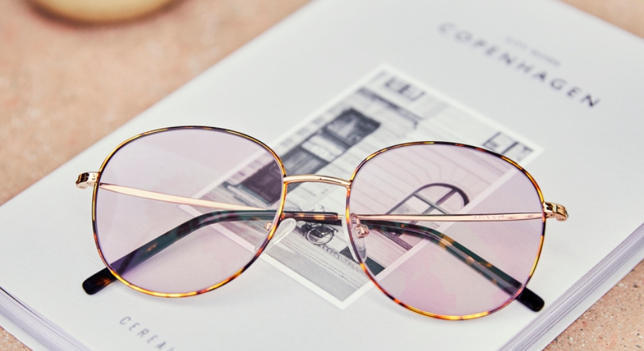 Embracing Timeless Elegance: The Allure of Tortoise Shell Frames